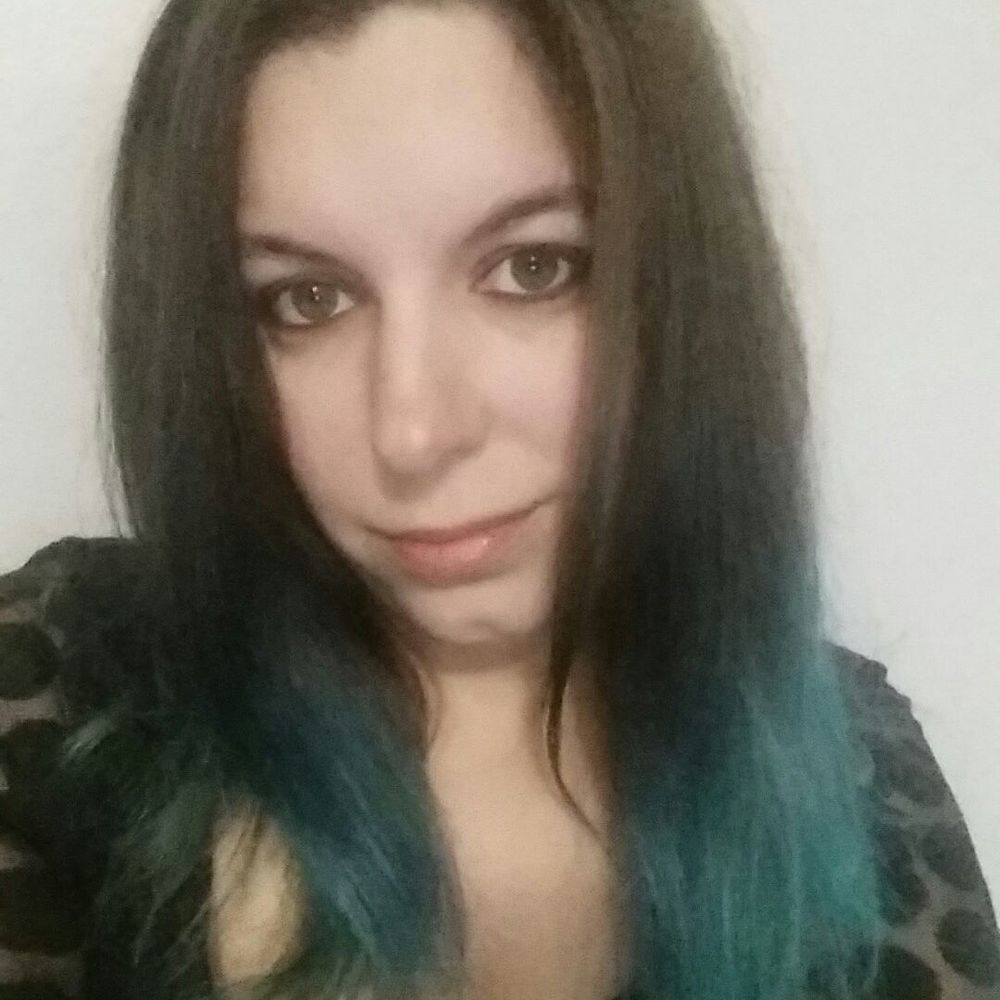 Meet your Posher, Cassandra